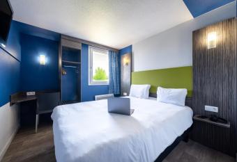 greet Chartres Est allows 18 year olds to book a room
