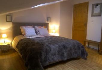 Chambre d h  tes de Marie allows 18 year olds to book a room