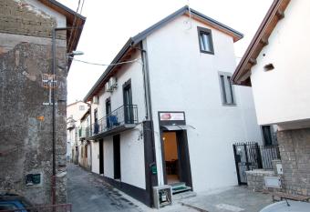 Antico Mulino B&B has Balcony rooms