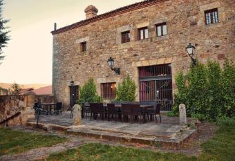 Real Posada de la Mesta allows 18 year olds to book a room