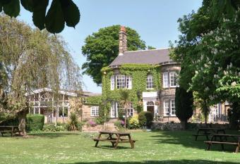 Kings Croft Hotel has Balcony rooms