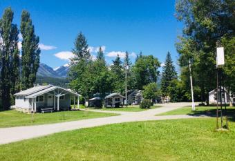 Brookside Motel allows 18 year olds to book a room