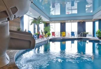 Comfort Inn & Suites allows 18 year olds to book a room