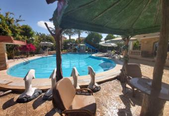 Resort altayar Villa altayar 2- Aqua Park has rooms with a private hot tub