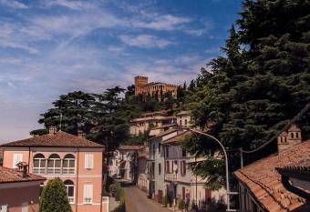 laforneriamornico has Balcony rooms