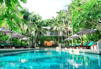 Signature Phuket Resort has Balcony rooms