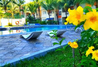 R  sidence Les Orchid  es, 2 bedroom apartment, Flic en Flac has Balcony rooms