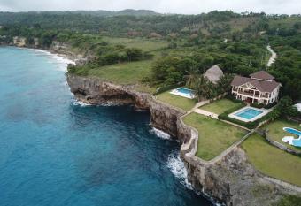 hacienda del mar allows 18 year olds to book a room