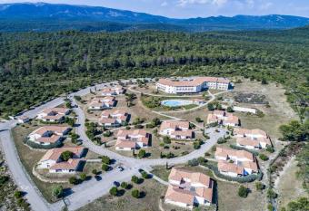 Le Domaine De Manon has Balcony rooms