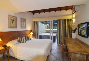 Pousada Dos B  zios allows 18 year olds to book a room