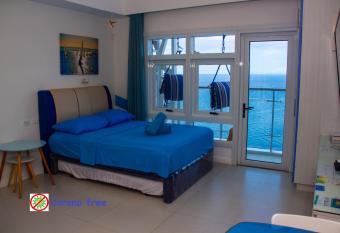 Arterra - OceanFront, fast WiFi, NFlix, kitchen - H or L allows 18 year olds to book a room