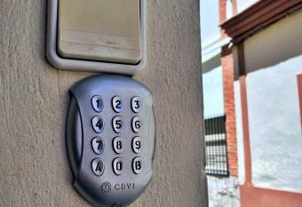 Hostal El Convent de Moncada allows 18 year olds to book a room