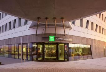 ibis Styles Budapest Airport allows 18 year olds to book a room