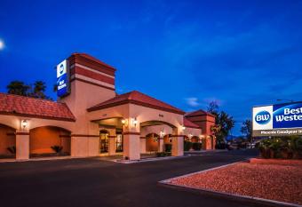 Best Western Phoenix Goodyear Inn allows 18 year olds to book a room