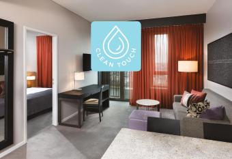 Adina Apartment Hotel Frankfurt Neue Oper allows 18 year olds to book a room