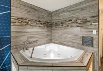 Comfort Inn Mount Pleasant - Racine allows 18 year olds to book a room