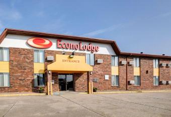 Red Lion Inn & Suites Olathe Kansas City has Smoking rooms