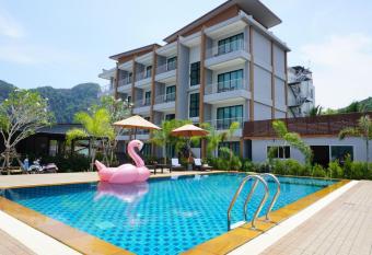 Aonang Sea Valley Resort has Balcony rooms