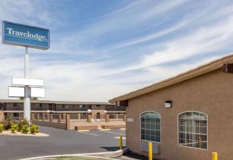 Travelodge by Wyndham Victorville has Smoking rooms