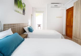 Armon  a Beach 17 allows 18 year olds to book a room