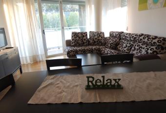 SkyLinePamplona has Balcony rooms