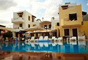 Sun And Sea Apartments has Balcony rooms