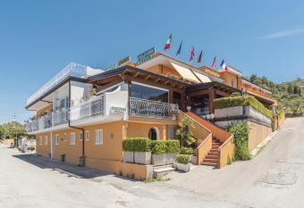 Hotel Ristorante il Colleverde has Balcony rooms