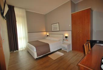 Hotel Lenotel has Balcony rooms