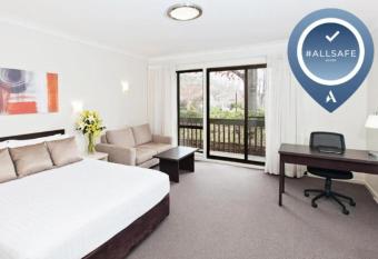 ibis Styles Canberra Tall Trees has Balcony rooms