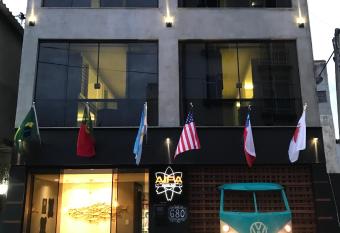 AIPA HOSTEL.COM allows 18 year olds to book a room