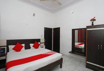 Super OYO Hotel Haveli Inn1 allows 18 year olds to book a room