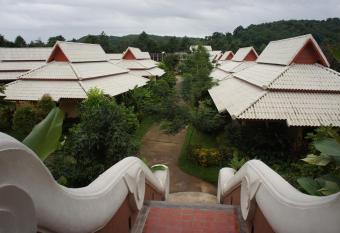 Poonyamantra Resort has Balcony rooms
