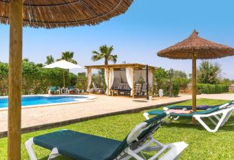 Finca Can Cocou has Balcony rooms