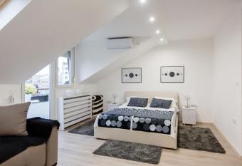 Stan na dan Angel allows 18 year olds to book a room