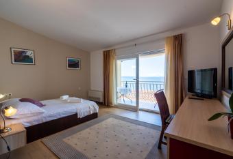 Pansion Epetium has Balcony rooms