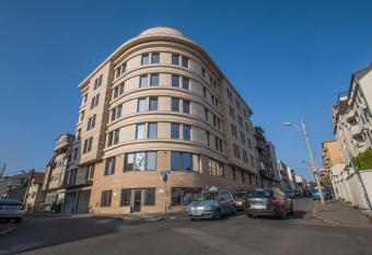 Abba Hotel allows 18 year olds to book a room