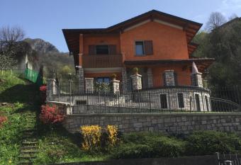 B&B San Pellegrino Terme allows 18 year olds to book a room