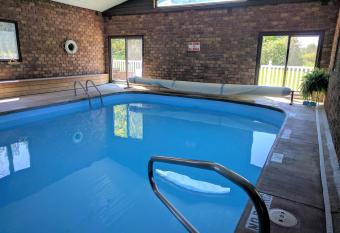 Hop & Vine Inn has Balcony rooms