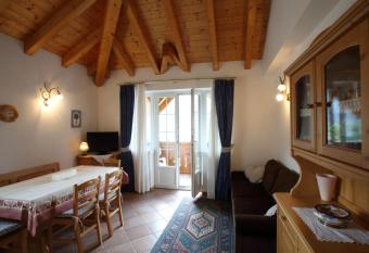 Casa Rubino Lake & Dolomites has Balcony rooms