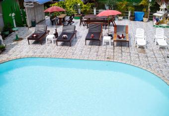 Noble Night Guesthouse has Balcony rooms