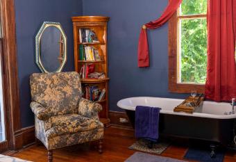 Evangeline Art House has Balcony rooms