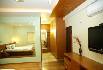 Swan Suites Madhapur has Balcony rooms