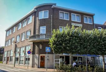 Rumpenerhof allows 18 year olds to book a room