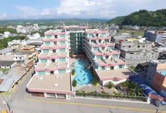 Hotel El Marqu  s has Balcony rooms