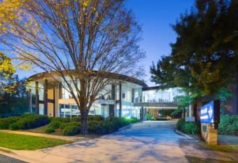 Ramada Encore Belconnen Canberra allows 18 year olds to book a room