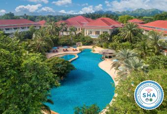 Dheva Mantra Resort has Balcony rooms