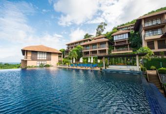 Karon Phunaka Resort has Balcony rooms