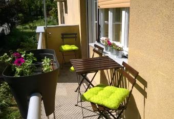 Apartman Nona has Balcony rooms