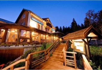 Auberge De La Croix Perrin has Balcony rooms