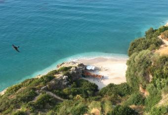 Odhisea Hotel Restaurant has Balcony rooms